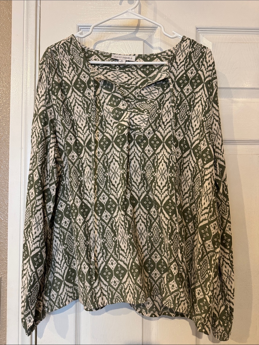 Olive & Cream Printed Long-Sleeve Women's Top